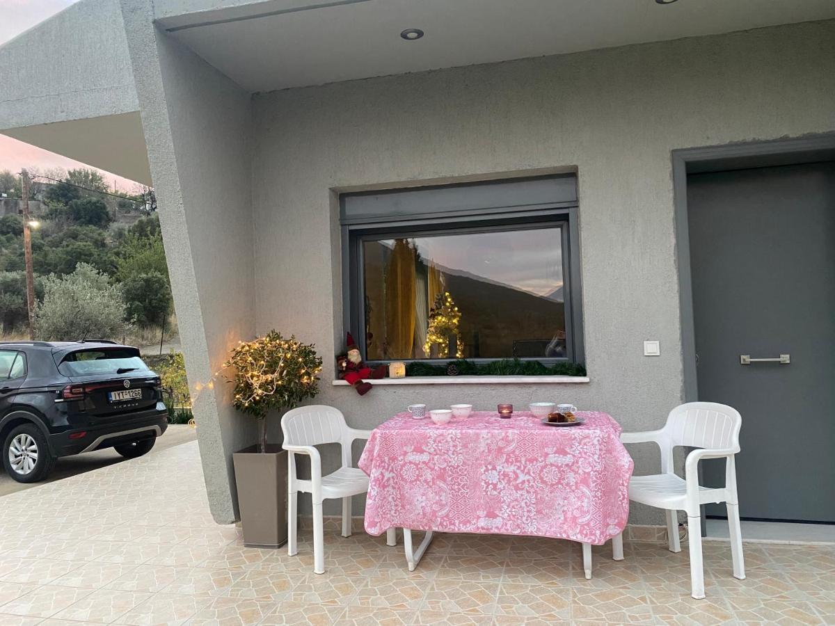 Stellas Guesthouse Near Arachova Stírion Exterior foto